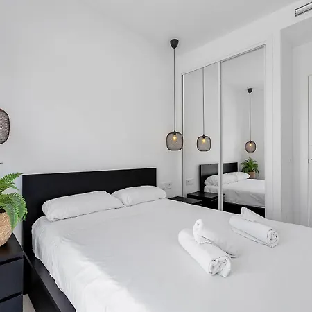 Newly Built With Direct Pool Access Апартаменты *
