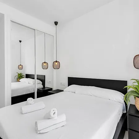 Апартаменты Newly Built With Direct Pool Access