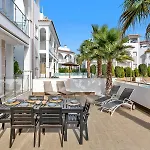 Apartamento Newly Built With Direct Pool Access