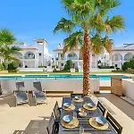 Newly Built With Direct Pool Access Apartamento *