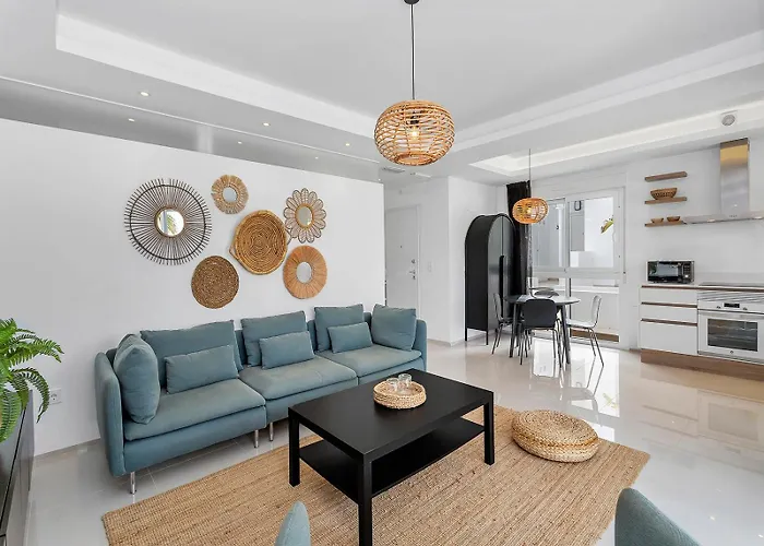 Newly Built With Direct Pool Access 公寓 *