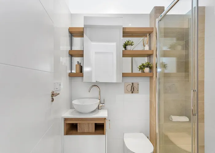 Newly Built With Direct Pool Access