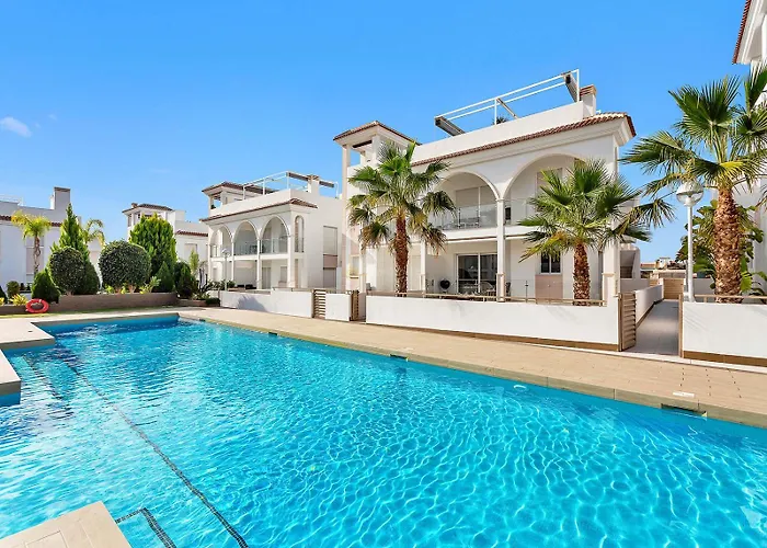 Newly Built With Direct Pool Access 公寓 *